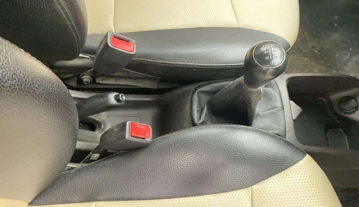 2014 Hyundai Eon ERA +, Petrol, Manual, 40,586 km, Gear Lever