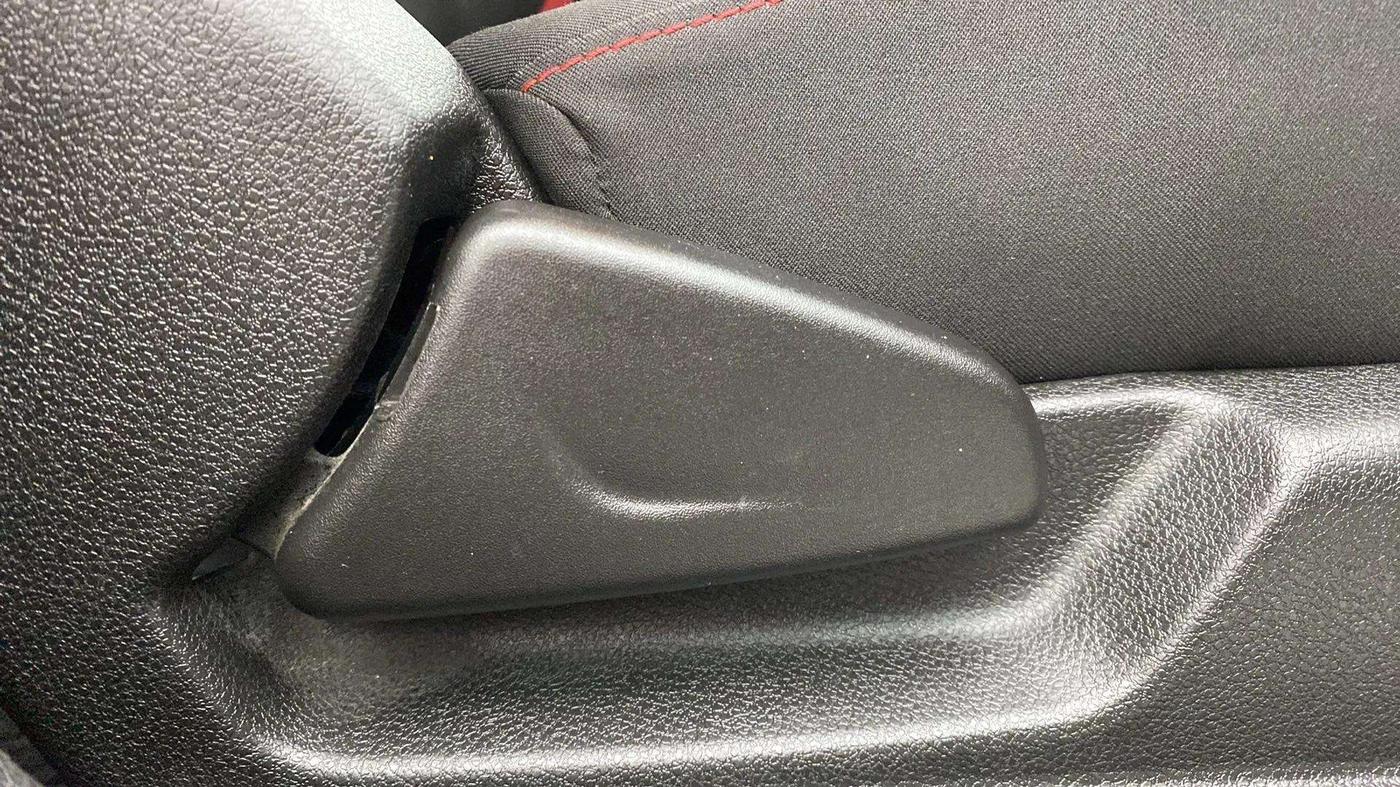 2020 Renault Kwid RXT 0.8, Petrol, Manual, 5,101 km, Driver Side Adjustment Panel