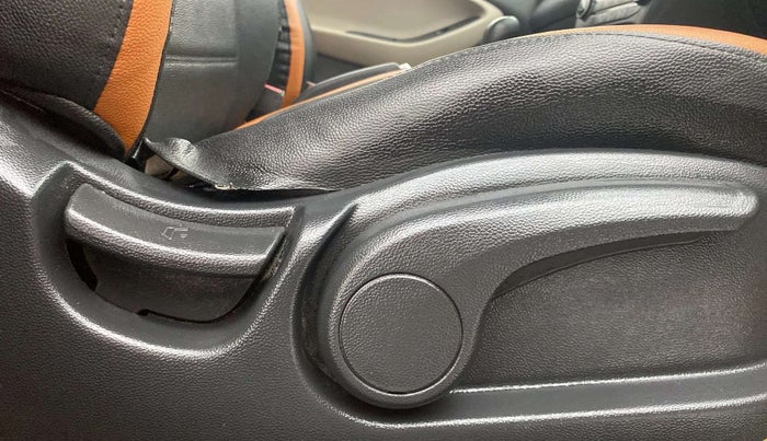 2018 Hyundai Elite i20 ASTA 1.2, Petrol, Manual, 26,729 km, Driver Side Adjustment Panel