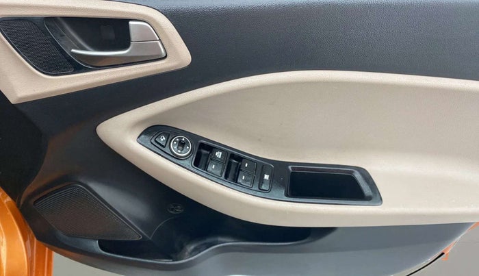 2018 Hyundai Elite i20 ASTA 1.2, Petrol, Manual, 26,729 km, Driver Side Door Panels Control