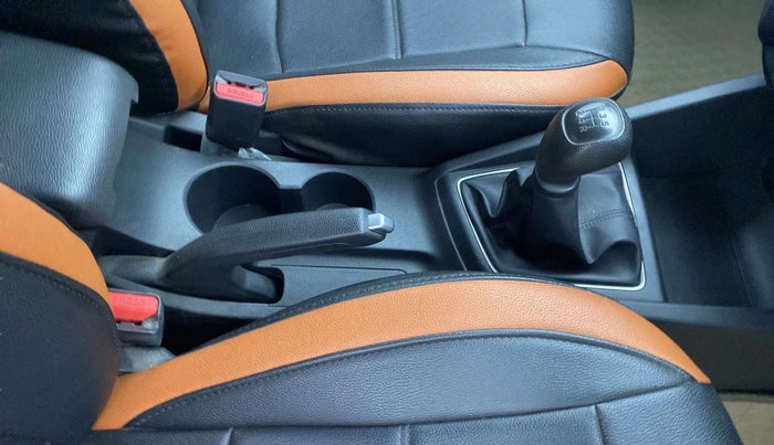 2018 Hyundai Elite i20 ASTA 1.2, Petrol, Manual, 26,729 km, Gear Lever
