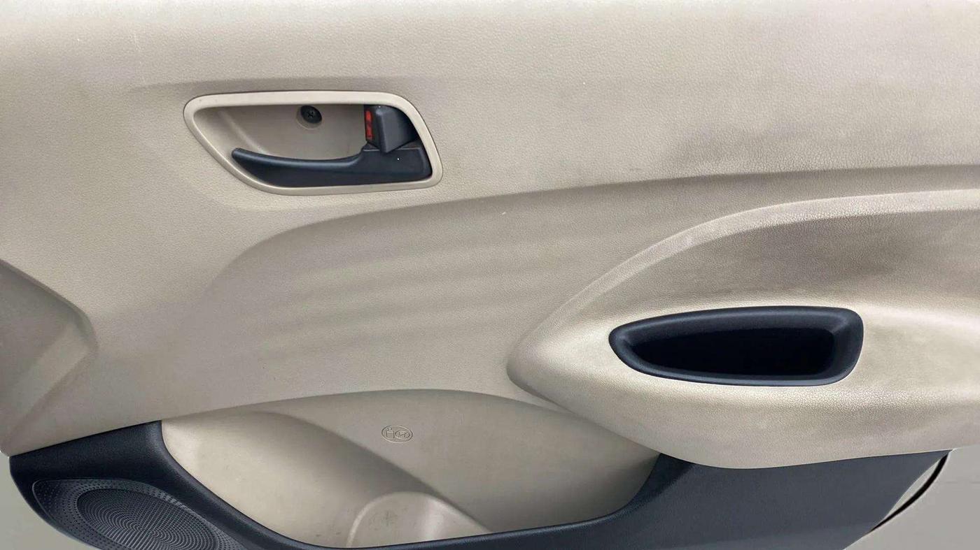 2019 Hyundai NEW SANTRO ERA EXECUTIVE, Petrol, Manual, 24,461 km, Driver Side Door Panels Control