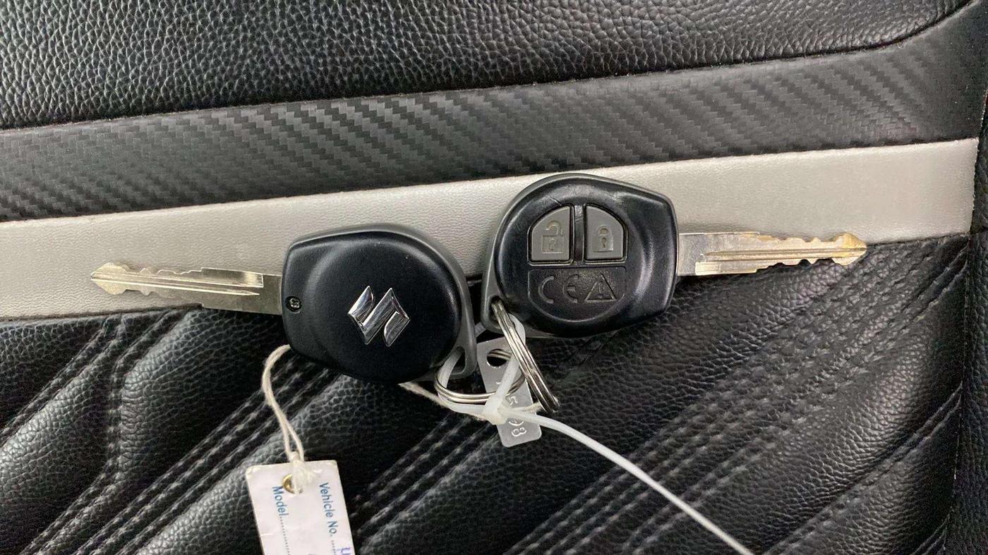 2019 Maruti Swift VXI, Petrol, Manual, 24,344 km, Key Close Up