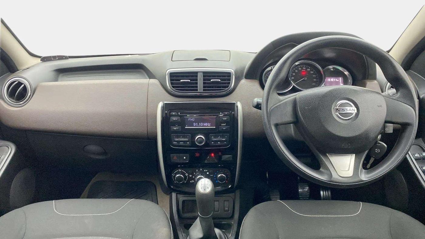2017 Nissan Terrano XL (P), Petrol, Manual, 61,008 km, Dashboard