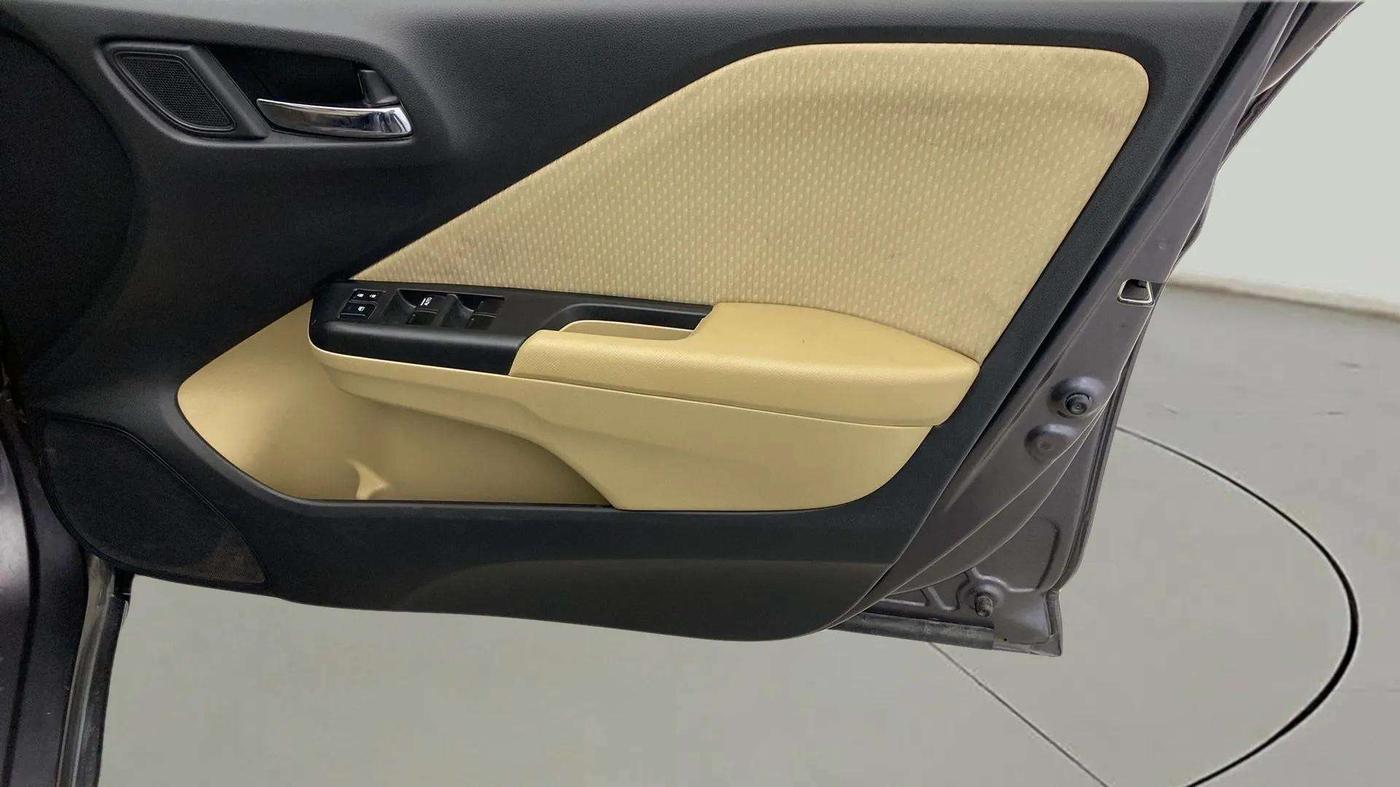 2017 Honda City 1.5L I-VTEC SV, Petrol, Manual, 52,891 km, Driver Side Door Panels Control