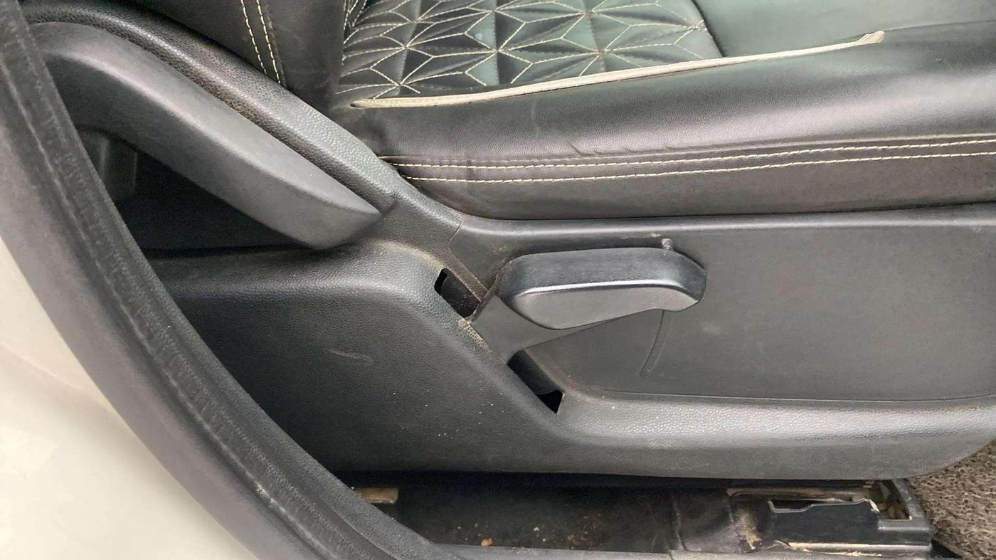 2018 Ford Ecosport TITANIUM + 1.5L DIESEL, Diesel, Manual, 73,186 km, Driver Side Adjustment Panel