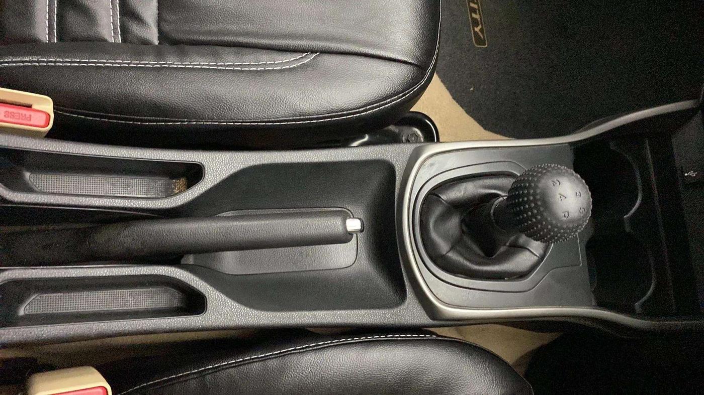 2018 Honda City 1.5L I-VTEC V MT, Petrol, Manual, 39,117 km, Gear Lever
