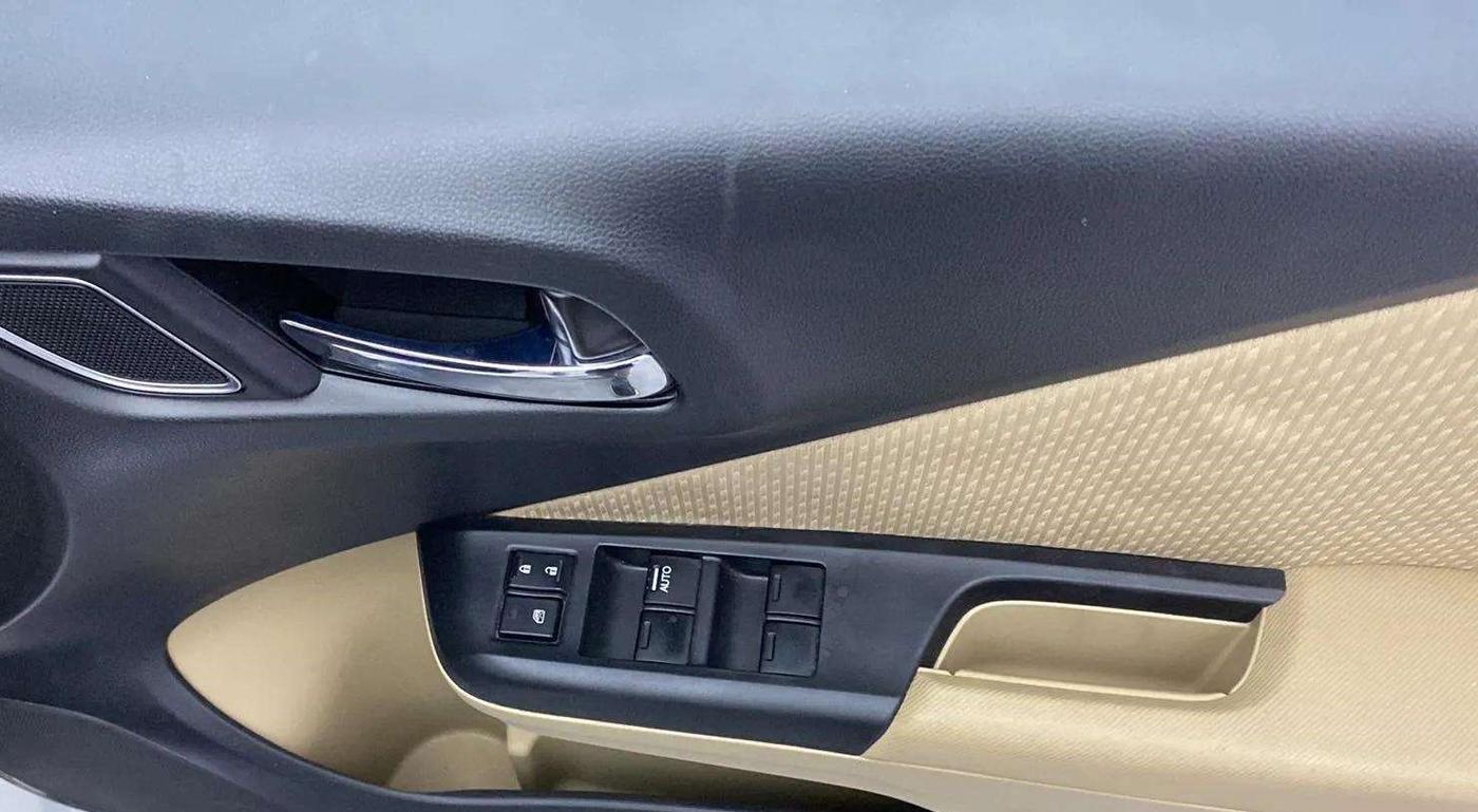 2018 Honda City 1.5L I-VTEC V MT, Petrol, Manual, 39,117 km, Driver Side Door Panels Control