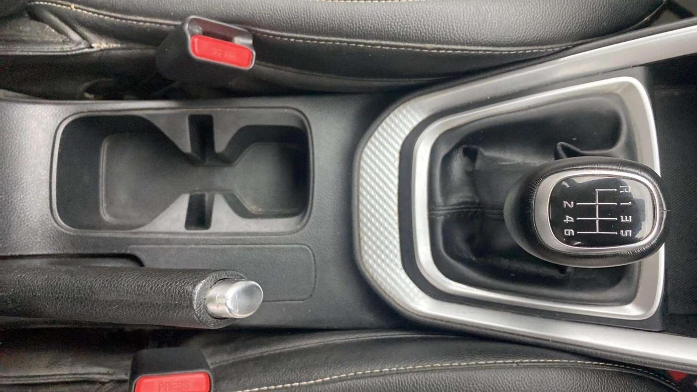 2020 KIA SONET HTX 1.0 IMT, Petrol, Manual, 78,345 km, Gear Lever