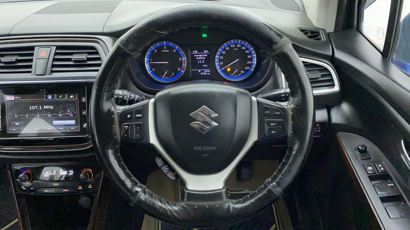 2015 Maruti S Cross ZETA 1.3, Diesel, Manual, 67,163 km, Steering Wheel Close Up