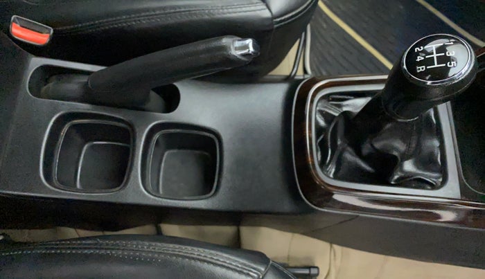 2015 Maruti S Cross ZETA 1.3, Diesel, Manual, 67,163 km, Gear Lever
