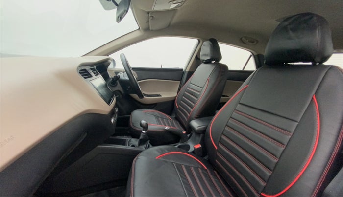 2016 Hyundai Elite i20 ASTA 1.2 (O), Petrol, Manual, 83,819 km, Right Side Front Door Cabin