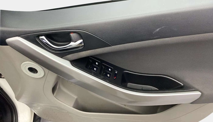 2018 Tata NEXON XZA PLUS DIESEL, Diesel, Automatic, 90,913 km, Driver Side Door Panels Control