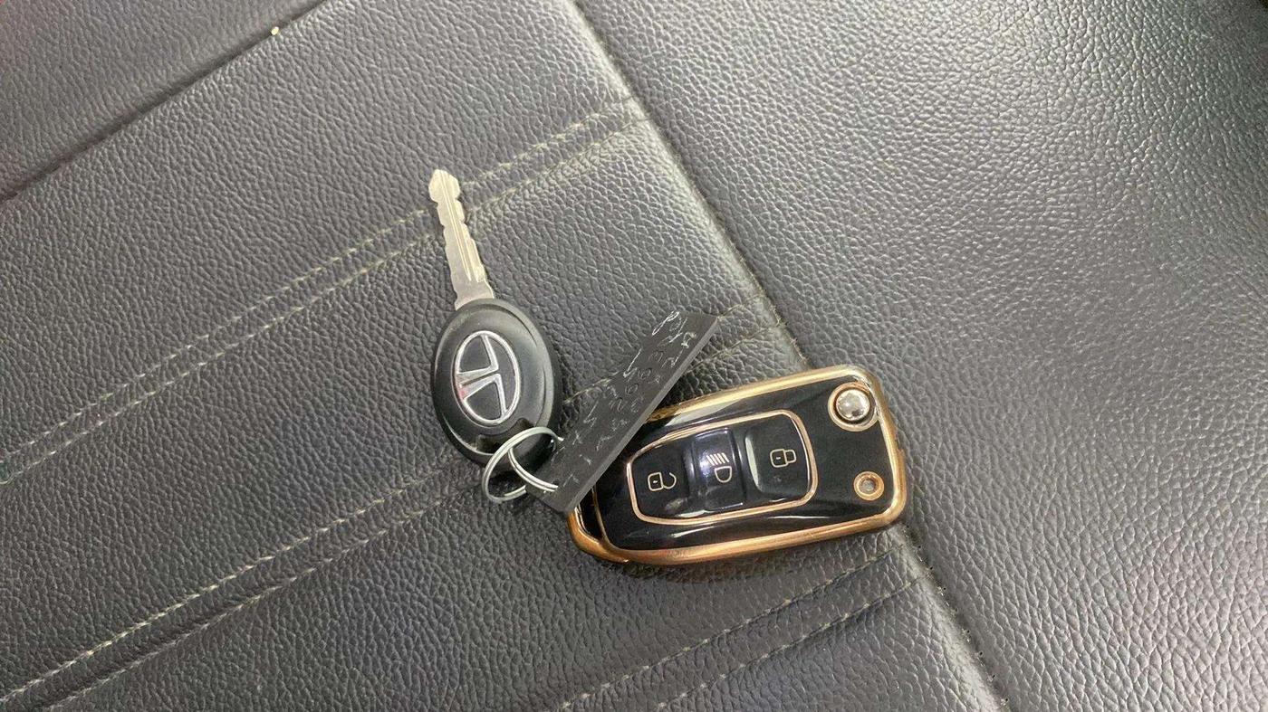 2018 Tata Tiago XZA PETROL, Petrol, Automatic, 28,225 km, Key Close Up