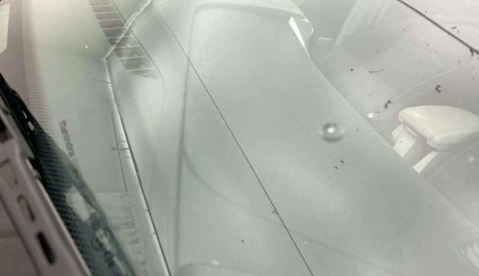 2019 Mahindra XUV300 W6 1.2 PETROL, Petrol, Manual, 50,455 km, Front windshield - Minor spot on windshield