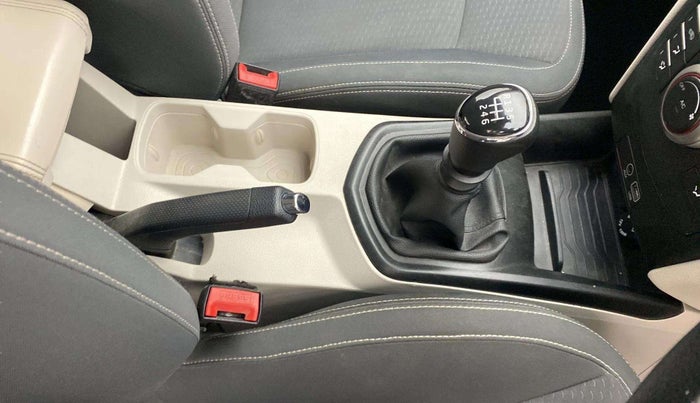 2019 Mahindra XUV300 W6 1.2 PETROL, Petrol, Manual, 50,455 km, Gear Lever