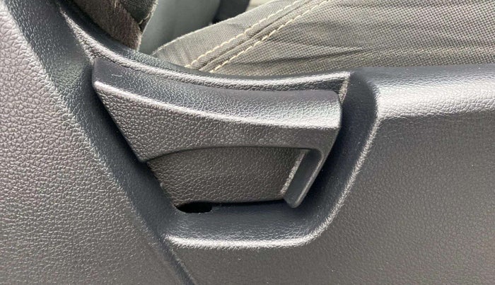 2019 Mahindra XUV300 W6 1.2 PETROL, Petrol, Manual, 50,455 km, Driver Side Adjustment Panel