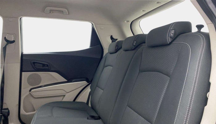 2019 Mahindra XUV300 W6 1.2 PETROL, Petrol, Manual, 50,455 km, Right Side Rear Door Cabin