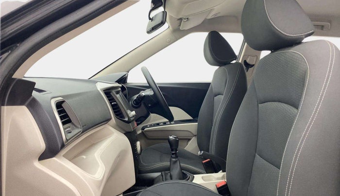 2019 Mahindra XUV300 W6 1.2 PETROL, Petrol, Manual, 50,455 km, Right Side Front Door Cabin
