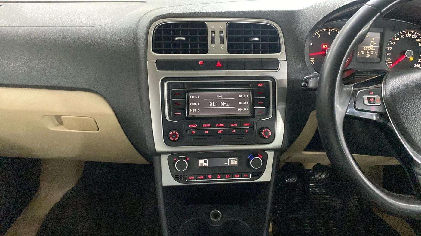 2015 Volkswagen Polo HIGHLINE1.2L, Petrol, Manual, 53,726 km, Air Conditioner
