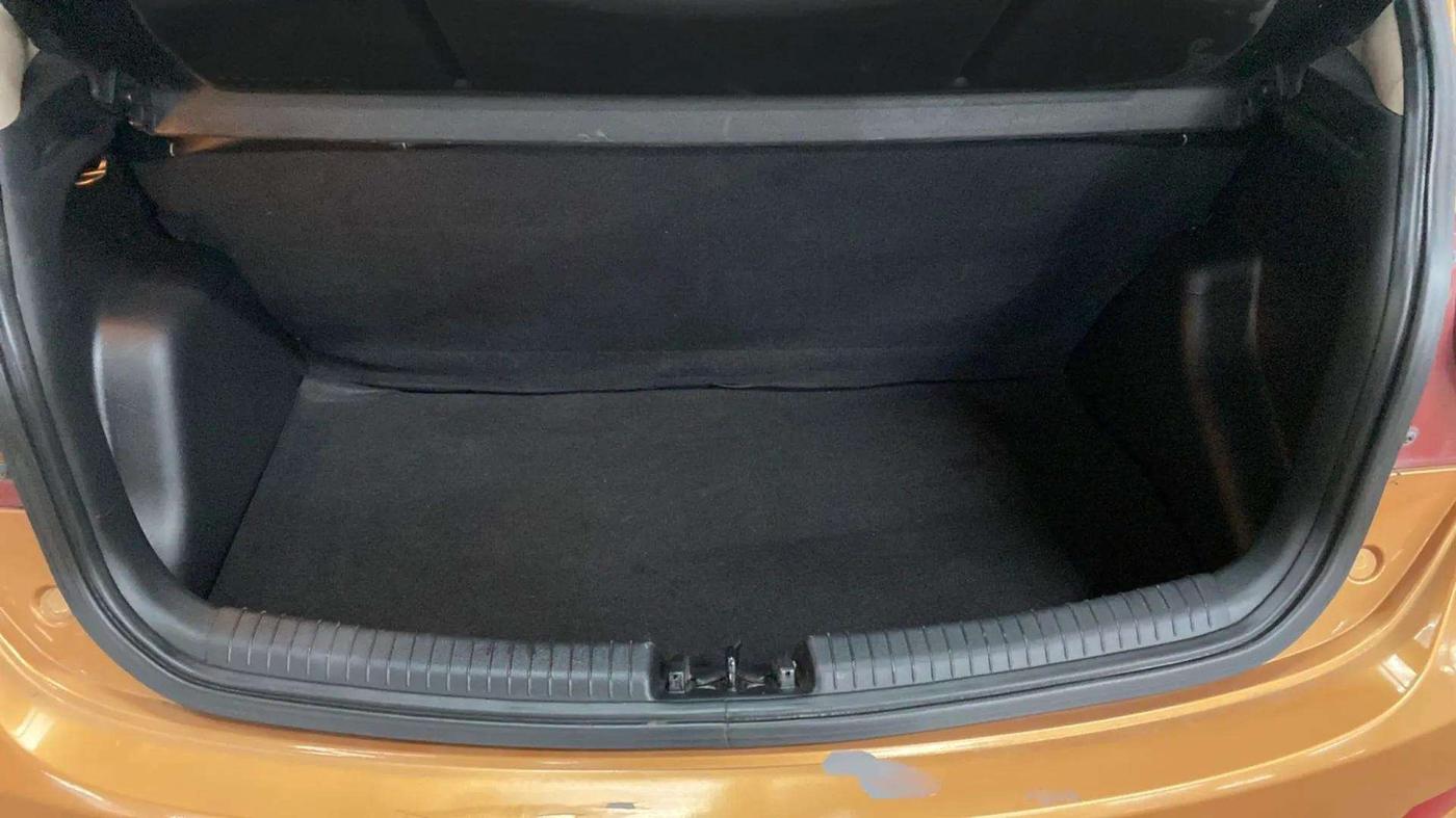 2015 Hyundai Grand i10 ASTA AT 1.2 KAPPA VTVT, Petrol, Automatic, 73,856 km, Boot Inside