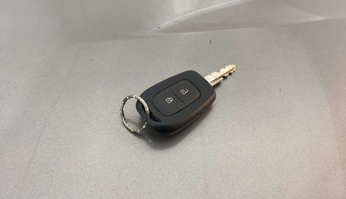 2019 Renault Kwid RXT 1.0 AMT (O), Petrol, Automatic, 36,316 km, Key Close Up