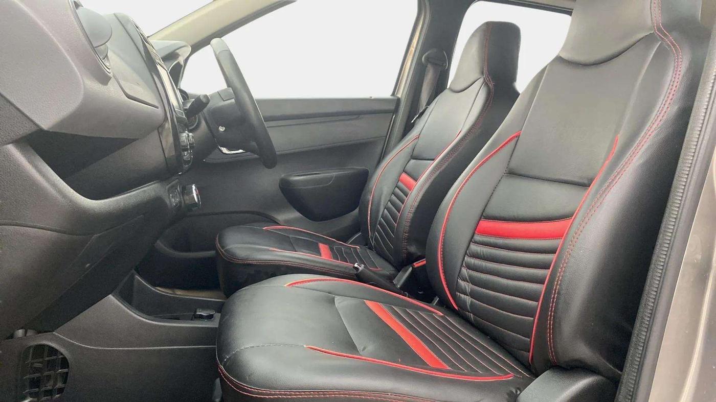 2019 Renault Kwid RXT 1.0 AMT (O), Petrol, Automatic, 36,316 km, Right Side Front Door Cabin