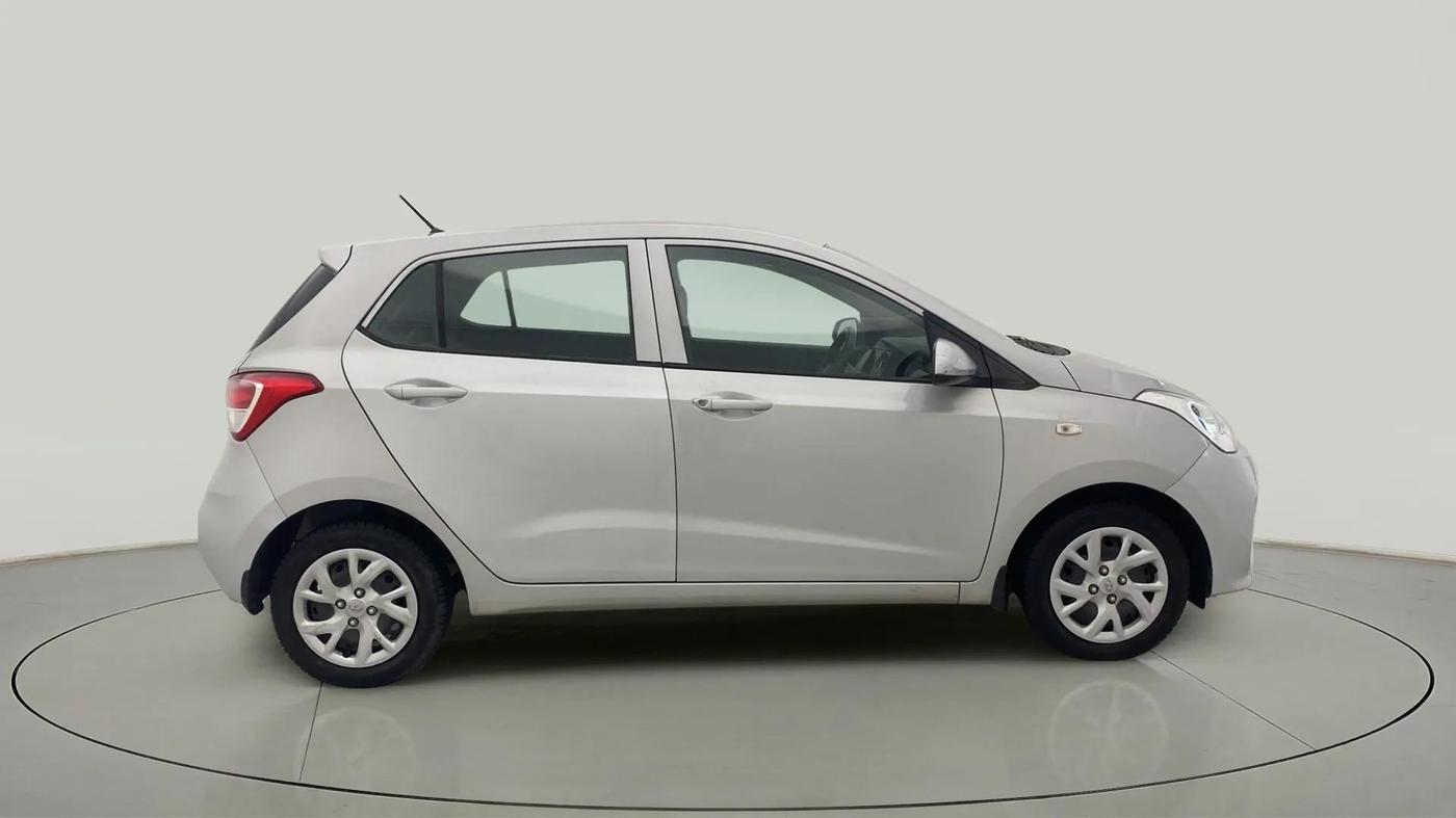2017 Hyundai Grand i10 MAGNA 1.2 KAPPA VTVT, Petrol, Manual, 15,985 km, Right Side View