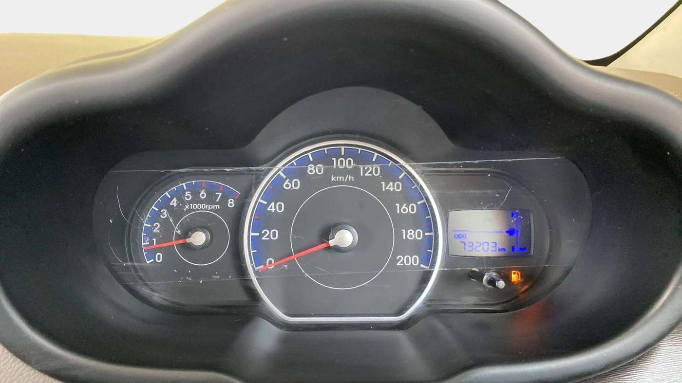2014 Hyundai i10 SPORTZ 1.1, Petrol, Manual, 73,152 km, Odometer Image