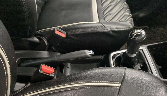 2019 Maruti Swift VXI, Petrol, Manual, 29,063 km, Gear Lever