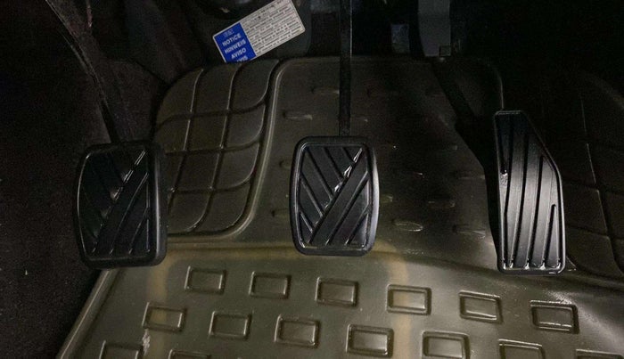 2019 Maruti Swift VXI, Petrol, Manual, 29,063 km, Pedals