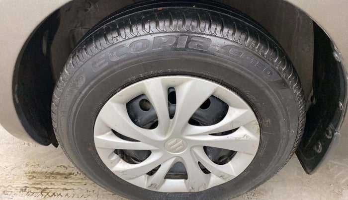 2019 Maruti Swift VXI, Petrol, Manual, 29,063 km, Left front tyre - Minor crack