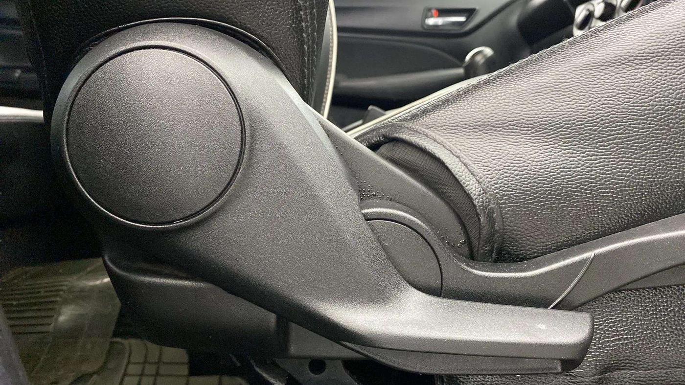 2019 Maruti Swift VXI, Petrol, Manual, 29,063 km, Driver Side Adjustment Panel