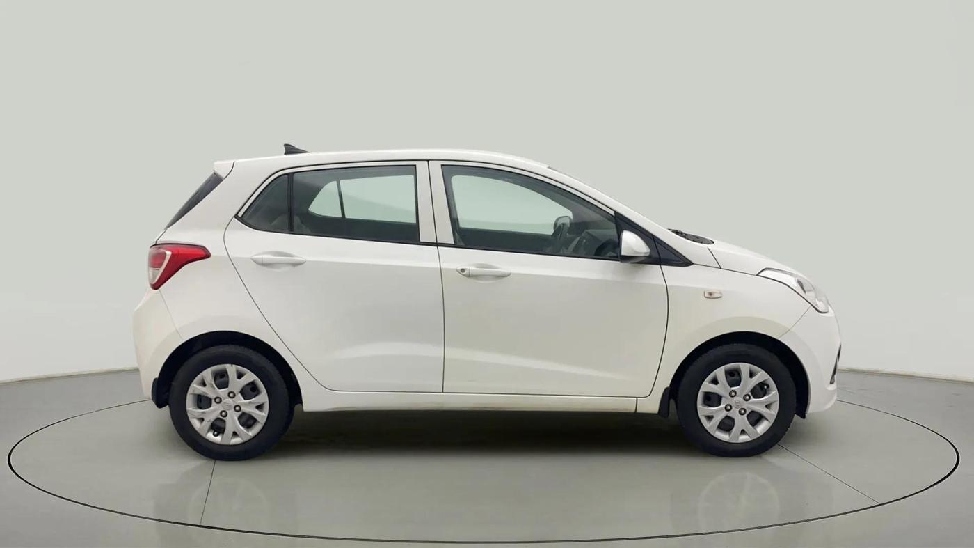 2016 Hyundai Grand i10 MAGNA 1.2 KAPPA VTVT, Petrol, Manual, 51,157 km, Right Side View