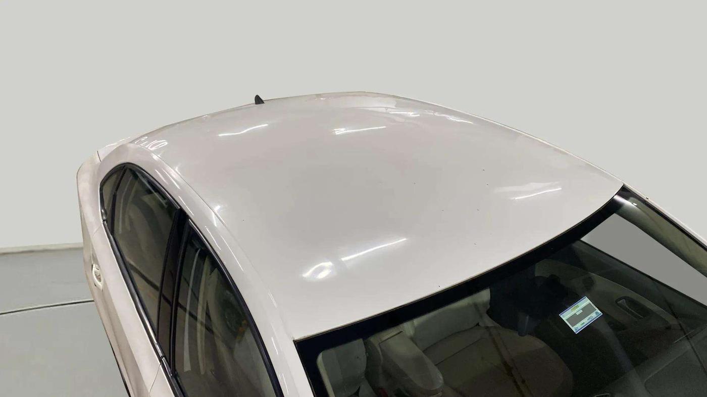 2013 Volkswagen Vento HIGHLINE 1.6 MPI, Petrol, Manual, 88,967 km, Roof