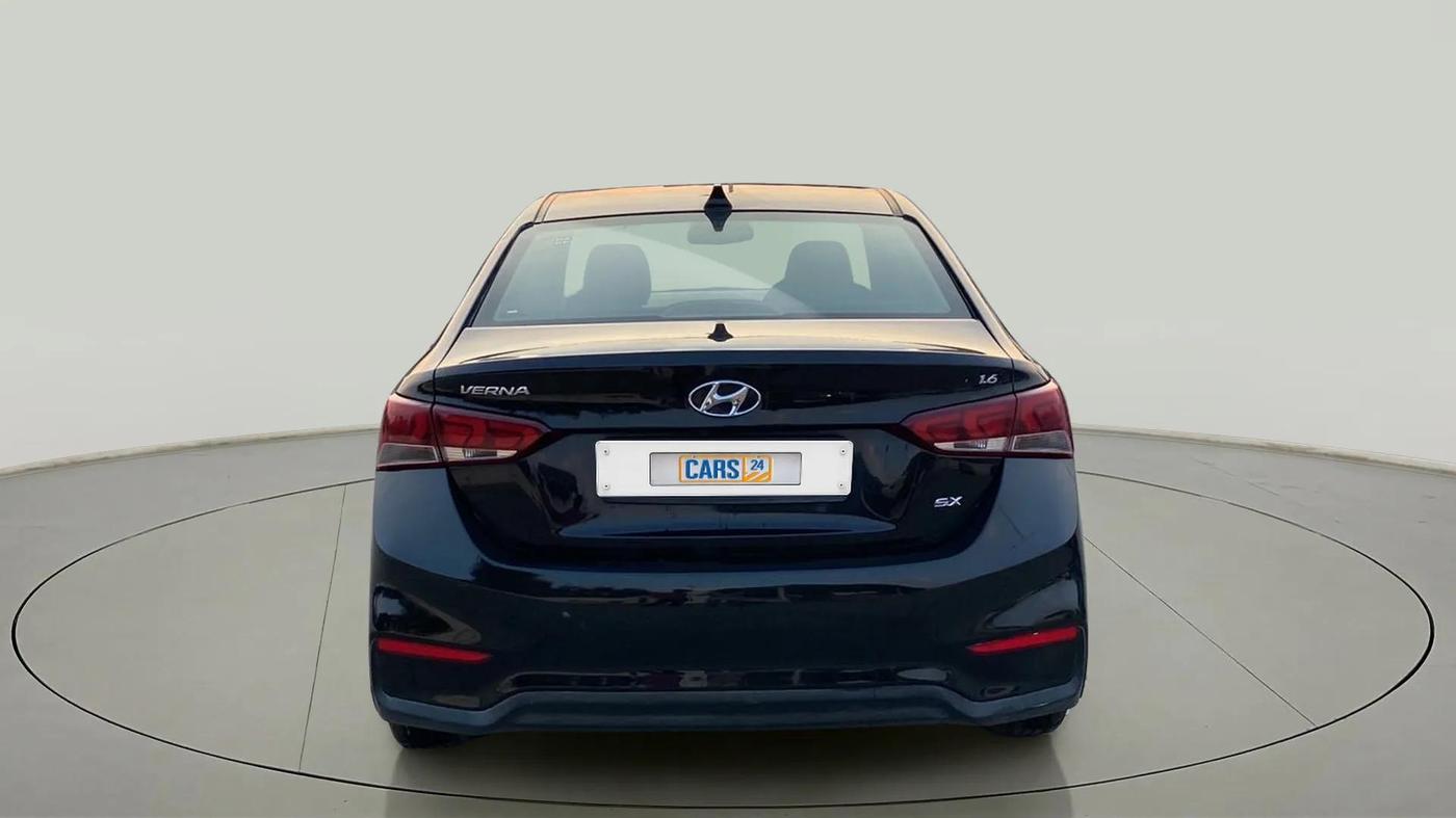2018 Hyundai Verna 1.6 VTVT SX, Petrol, Manual, 90,994 km, Back/Rear