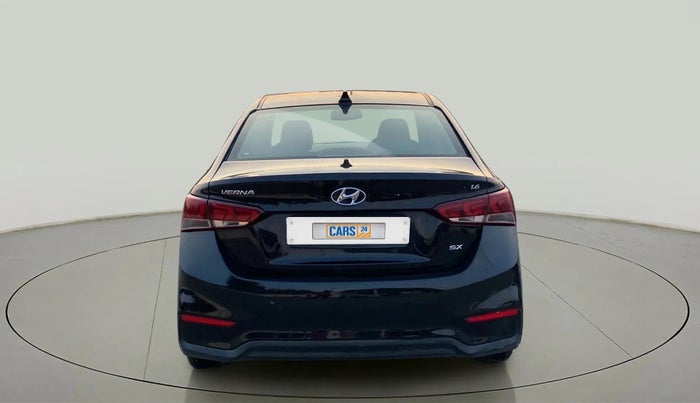 2018 Hyundai Verna 1.6 VTVT SX, Petrol, Manual, 90,994 km, Back/Rear