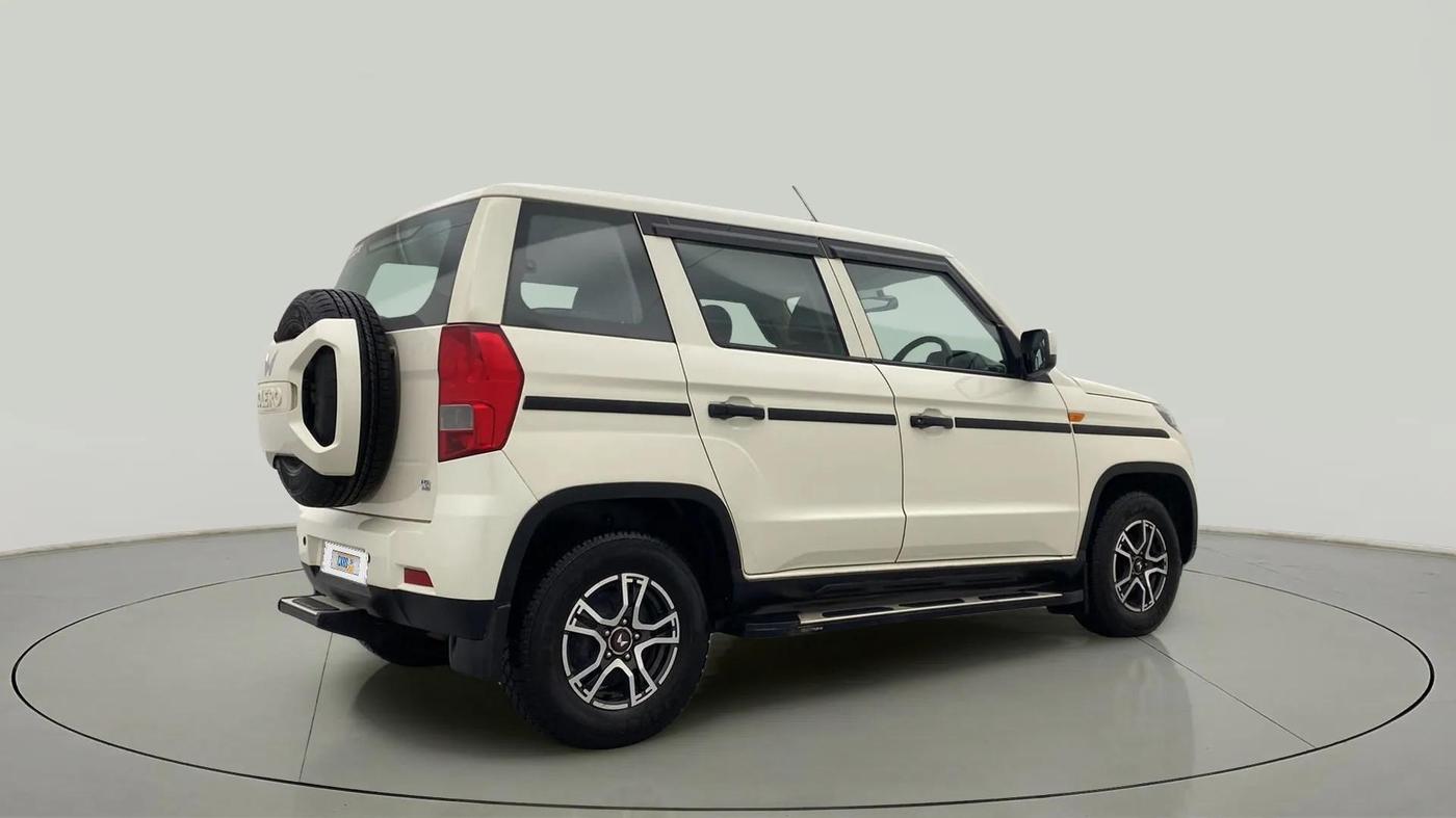 2023 Mahindra BOLERO NEO N 8, Diesel, Manual, 30,631 km, Right Back Diagonal