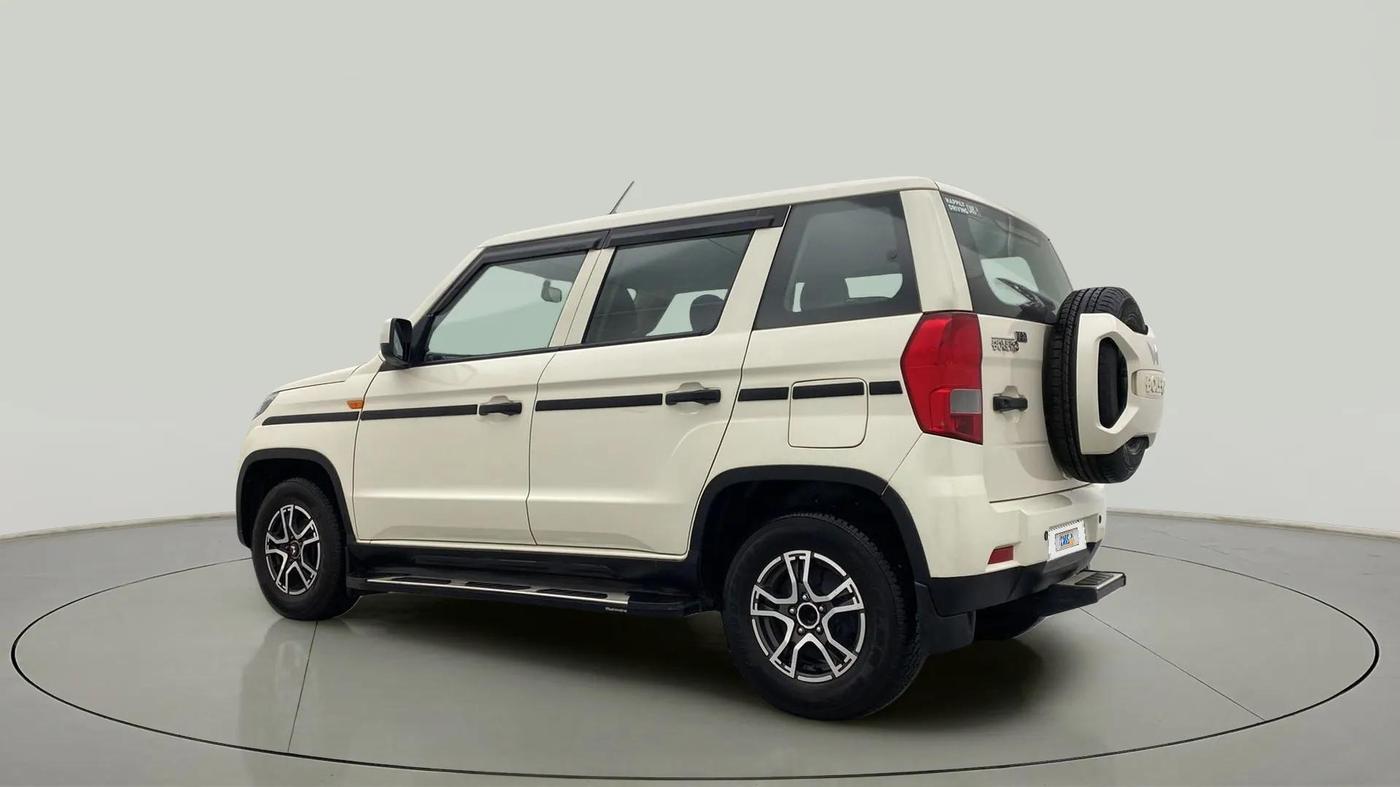 2023 Mahindra BOLERO NEO N 8, Diesel, Manual, 30,631 km, Left Back Diagonal