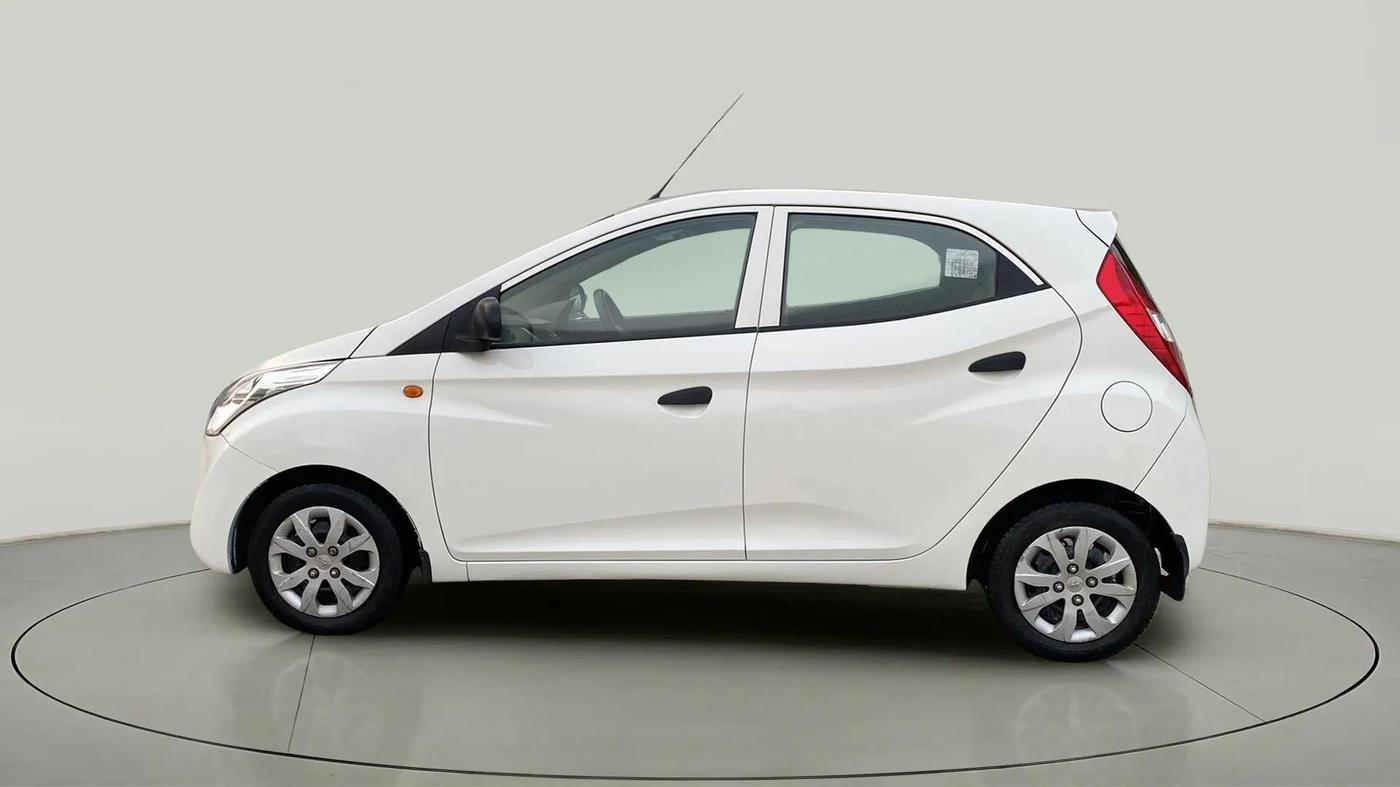 2017 Hyundai Eon MAGNA +, Petrol, Manual, 17,813 km, Left Side