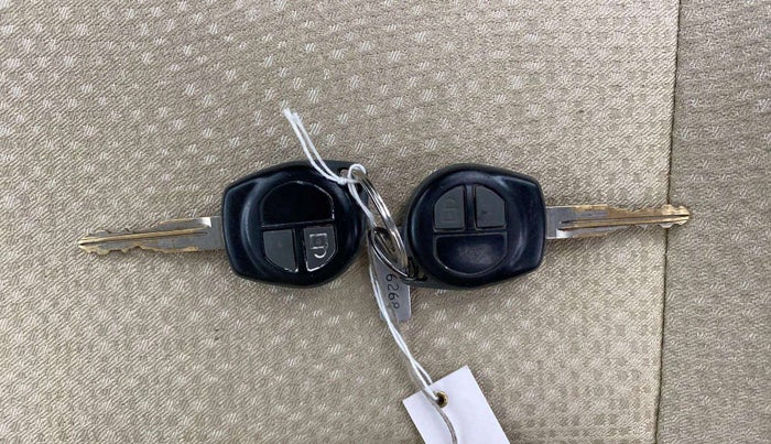 2014 Maruti Swift Dzire VXI, Petrol, Manual, 94,928 km, Key Close Up