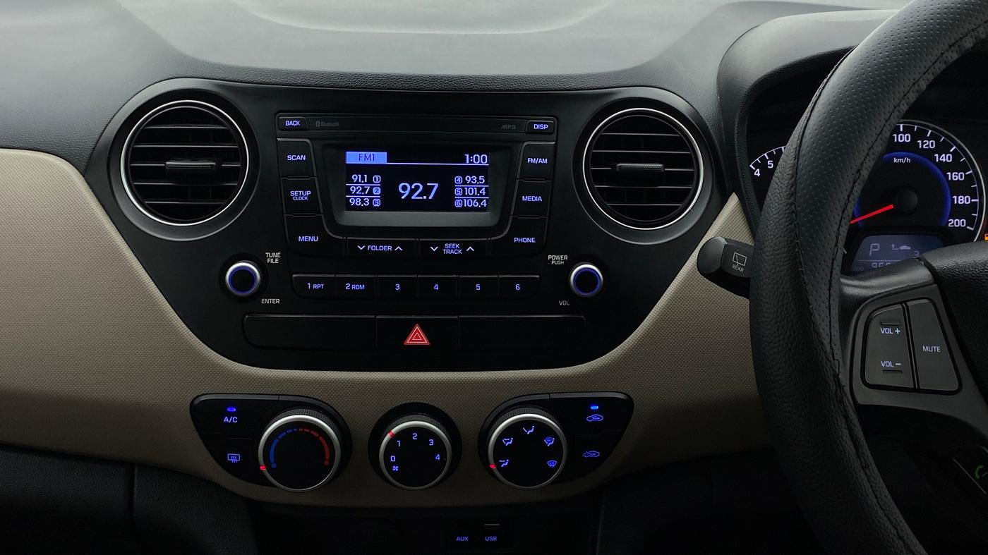 2016 Hyundai Grand i10 1.2 ASTA (O) AT, Petrol, Automatic, Air Conditioner