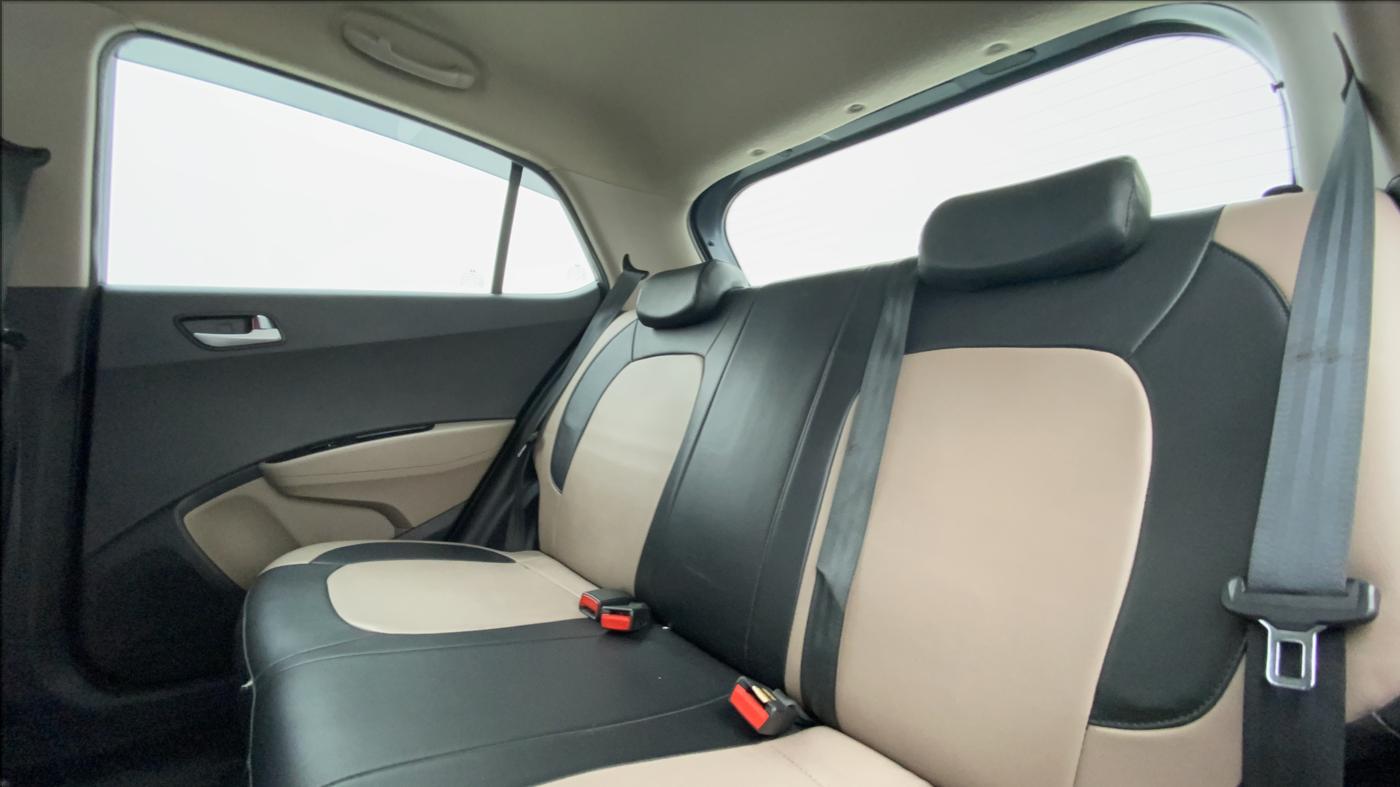2016 Hyundai Grand i10 1.2 ASTA (O) AT, Petrol, Automatic, Right Side Rear Door Cabin
