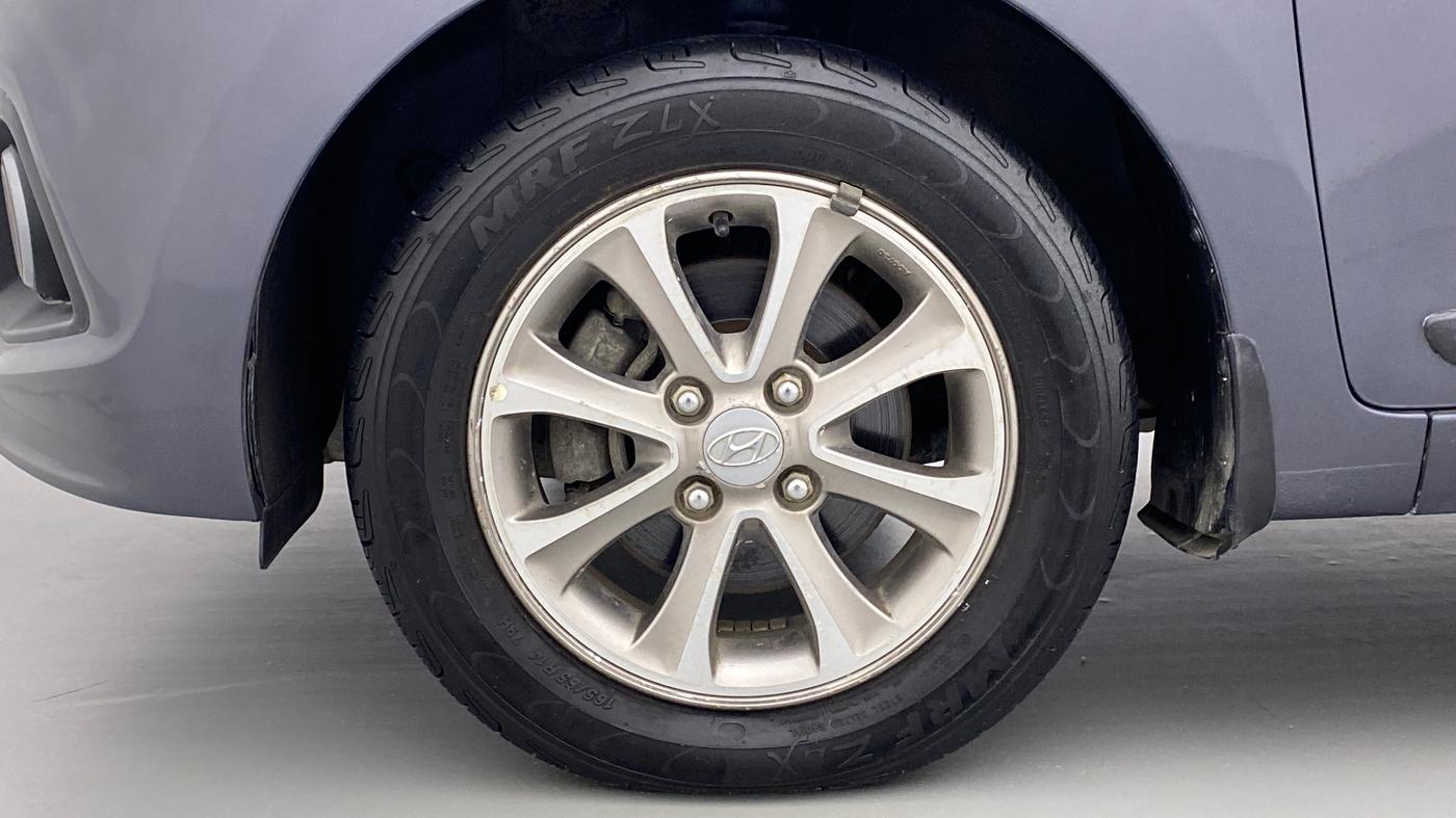 2016 Hyundai Grand i10 1.2 ASTA (O) AT, Petrol, Automatic, Left Front Wheel