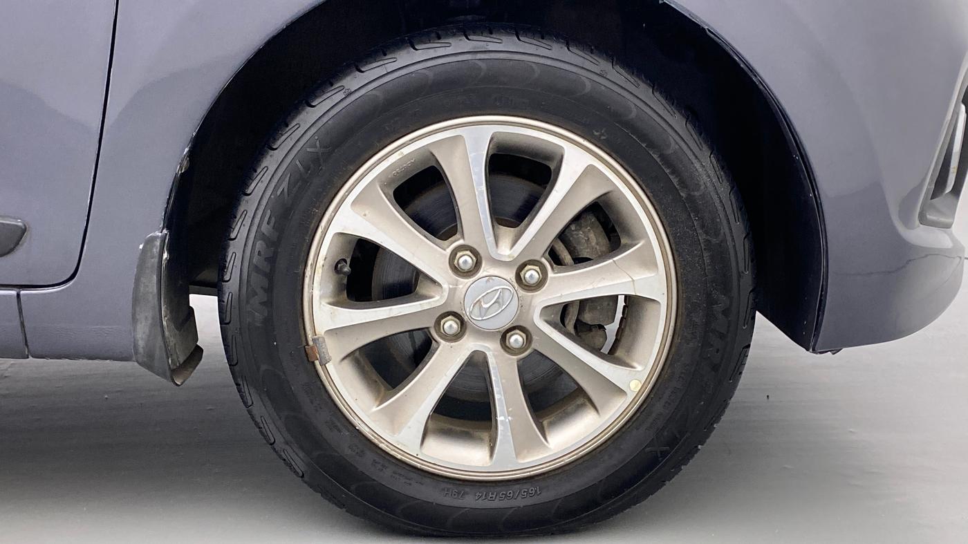 2016 Hyundai Grand i10 1.2 ASTA (O) AT, Petrol, Automatic, Right Front Wheel