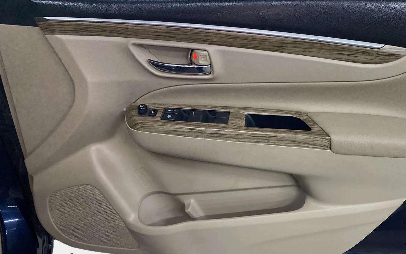 2022 Maruti Ciaz ALPHA 1.5 SHVS PETROL, Petrol, Manual, 54,559 km, Driver Side Door Panels Control