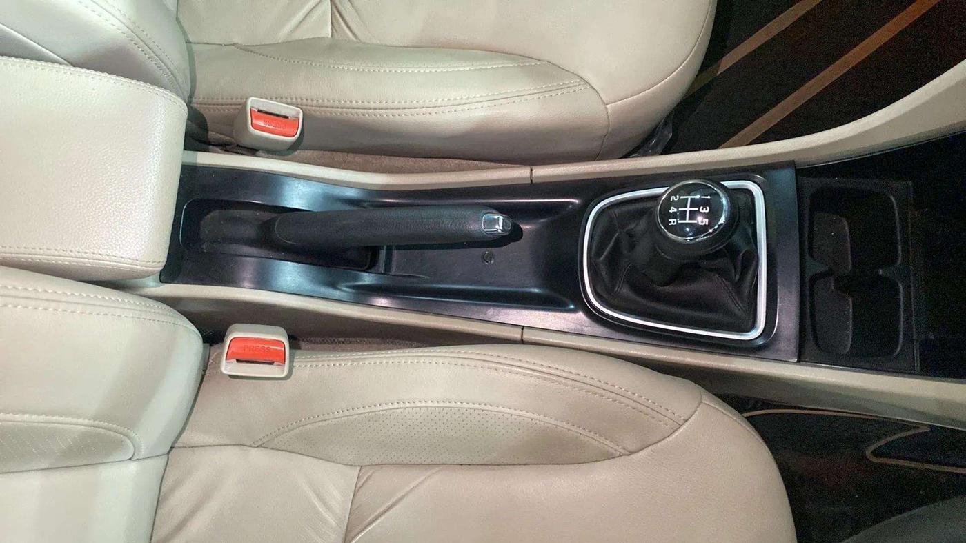 2022 Maruti Ciaz ALPHA 1.5 SHVS PETROL, Petrol, Manual, 54,559 km, Gear Lever