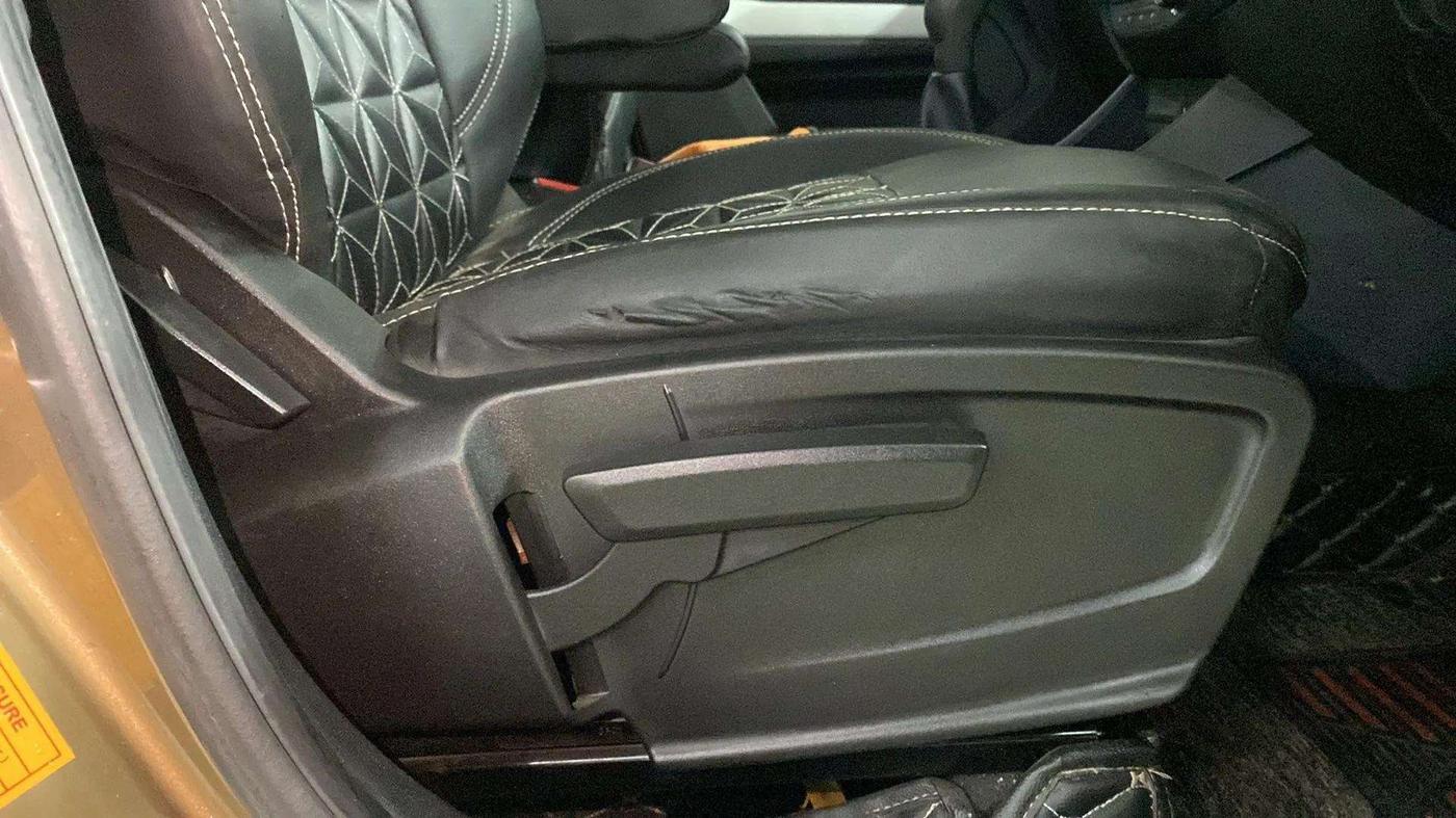 2023 Tata PUNCH ACCOMPLISHED DAZZLE SUNROOF CNG MT, CNG, Manual, 17,215 km, Driver Side Adjustment Panel