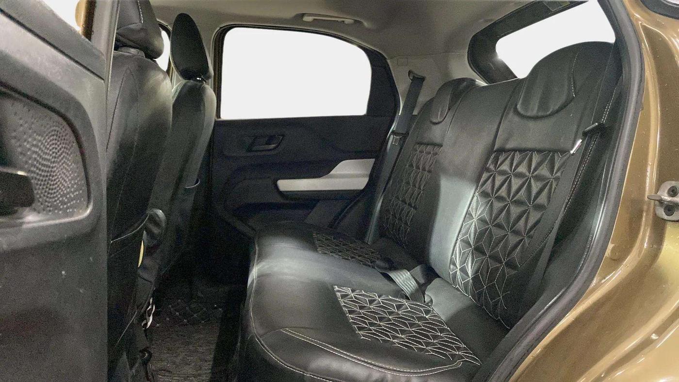 2023 Tata PUNCH ACCOMPLISHED DAZZLE SUNROOF CNG MT, CNG, Manual, 17,215 km, Right Side Rear Door Cabin