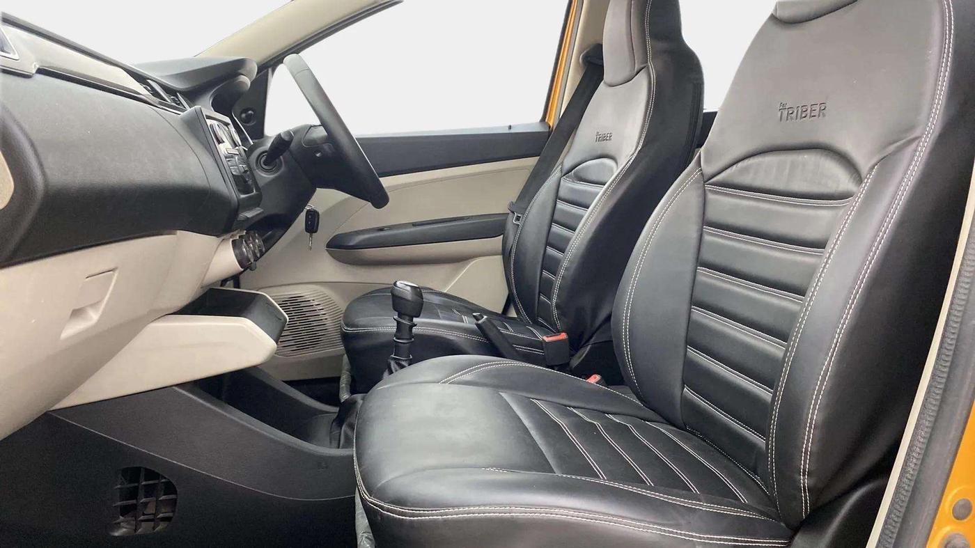 2019 Renault TRIBER RXL MT, Petrol, Manual, 60,120 km, Right Side Front Door Cabin